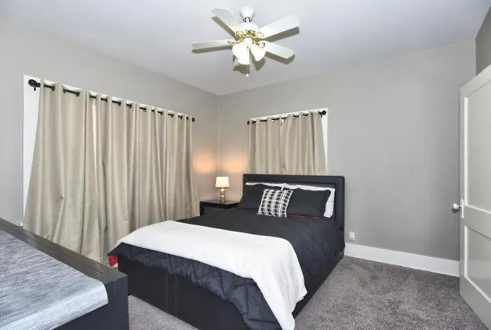 Holiday home Entire Home*cherry St*food*fun*drinks*shop*